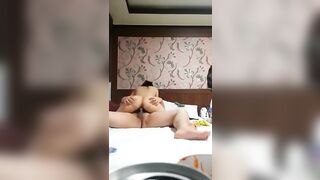 白嫩女友被操的很爽