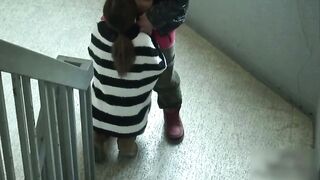 黑丝眼睛娘楼梯间被干