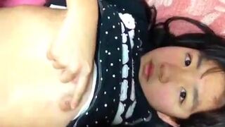 十九岁清纯妹子激情自拍上传网络被曝光