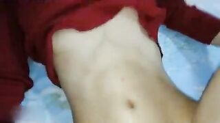 婦女節出租屋幹加班的文靜眼鏡女友陪逛街完回去大肉棒抽插內射完整版上