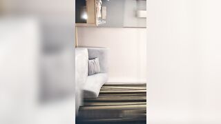 【七天极品探花】极品颜值，罕见美乳，近景掰穴口交，高冷小姐姐被撩拨得欲火焚身，一场床上一场沙发满足观众需求