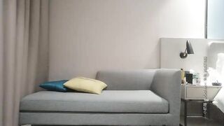 小陈头星选深夜场约了个黑衣牛仔短裤妹子啪啪，坐在身上舔弄翘起屁股口交