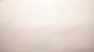 源码高清录制屌哥酒店约外围偷拍屌哥带粉丝给上门的妹子加钱说服她一块玩3P