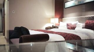 老板酒店4位数外围群摇了一位贵州人气质长发大学生靓妹平时做兼职外表温柔体贴看不出床上这么放荡操的嗷嗷叫