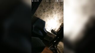 胖男酒店微信约啪时尚性感的平面美女嫩模,颜值高奶子大操的乱晃,抱着屁股狠狠抽插.逼被操了还偷拍过程!