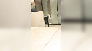 【萝莉和御姐姐妹花】两女一男女女舌吻互摸，足交69互舔后入大屁股呻吟娇喘，很是诱惑喜欢不要错过-