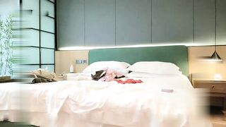 小宝寻花探花神回归首秀，依旧高品质极品颜值骑坐马尾外围妹，每种姿势来一遍骑乘打桩机特别爽