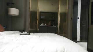 新晋探花，【小星探花】高价外围，酒店偷拍大胸小姐姐，漂亮温柔体贴入微，角度专业视角完美