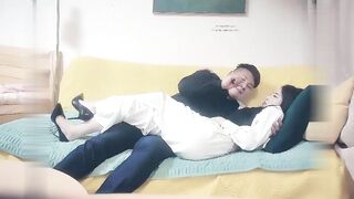 赵总丶寻花性感有韵味白衣少妇，聊聊天舌吻调情，到卧室开操69姿势口交，翘起屁股后入上位骑坐