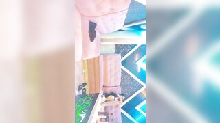 【歌厅探花】，ktv叫俩妹子，苗条小姐姐直接脱掉内裤开干，翘臀美腿紧张刺激，高清源码录制