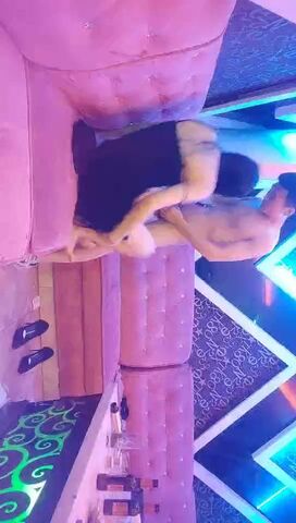 【歌厅探花】，ktv叫俩妹子，苗条小姐姐直接脱掉内裤开干，翘臀美腿紧张刺激，高清源码录制