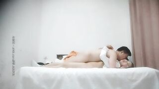 嫖娼不戴套老哥下午城中村扫街搞了个物美价廉颜值还不错的站街女