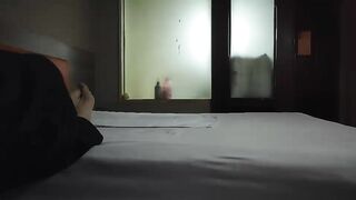 小马丶寻花妹子洗完澡换上性感睡衣，大奶乳推舔屌按头插嘴，口活不错乳推最后射在嘴里