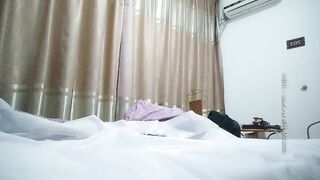 按摩店小粉灯村长出击路边小按摩店草翻20岁出头那个嫩妹子