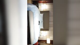 日榜周榜冠军新一代女探花4-6同闺蜜连搞2场玩双飞第一个大叔连射2次第二个80后闷骚眼镜男浴缸肏到床上2女超级骚