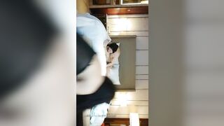 日榜周榜冠军新一代女探花4-6同闺蜜连搞2场玩双飞第一个大叔连射2次第二个80后闷骚眼镜男浴缸肏到床上2女超级骚