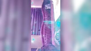 【歌厅探花陈先生】，商K达人，设备清晰度升级，苗条漂亮小姐姐合唱几曲，脱光沙发干，淫水不少擦好久