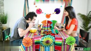 Eliza Ibarra - Hot wings amp Spicy things 050521