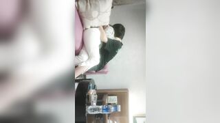 【三线探花】，小伙今夜约战00后小萝莉，粉嫩干净，侧颜颇有几分像张子枫，大胸乖巧又配合，花式啪啪