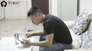 果冻传媒最新出品91CM-106母亲的新男友回家路上遇抢劫母亲新交热心男友