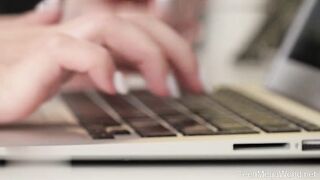 【麻花免费视频】[Creampie-Angels] Monroe Fox - Blonde finds work for her hands (07.02.2021) rq