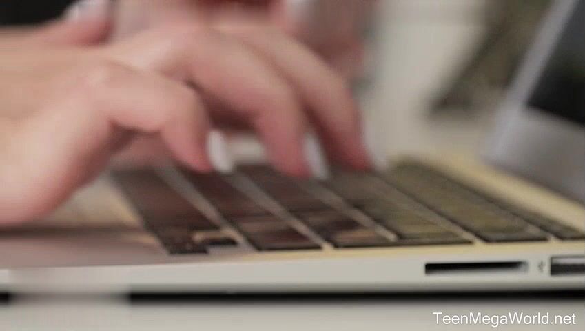 【麻花免费视频】[Creampie-Angels] Monroe Fox - Blonde finds work for her hands (07.02.2021) rq