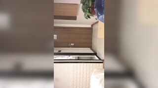 【麻花免费视频】【夏娃之旅探花】，光头大叔约战小萝莉，清纯校园风，苗条美乳，超清设备偷拍，鲍鱼看得一清二楚