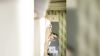 【麻花免费视频】【沐足会所探良家】，重金忽悠小姐姐，金钱面前妹子动摇了，酒店一夜情赚一把，漂亮身材好，观感极佳