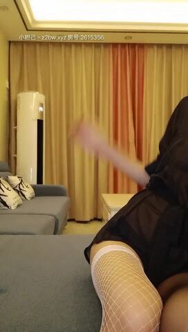 【麻花免费视频】极品身材空姐兼职网红主播【狐狸不是妖】勾引外卖员勾引外卖员激情啪啪 黑白丝袜绝配 无套抽插后入内射 高清源码录制