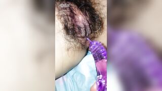 【麻花免费视频】91小哥出租屋露脸约炮美女同事 跳蛋和大鸡巴都无法满足她 最后用手指帮她到了高潮