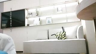 【麻花免费视频】91沈先森先今晚来兴致叫两个少妇双飞，黑衣少妇叫上大长腿闺蜜一起操，穿上白丝一起舔弄后入猛操