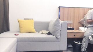 【麻花免费视频】好漂亮的御姐 太有女人味的 为了生活 要同时应付两个男人