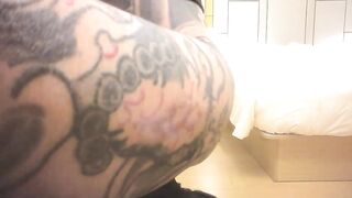 【麻花免费视频】炮哥寻欢翘臀细腰少妇啪啪，服务不错翘起双腿舔菊，跪在床边后入撞击猛操，口交舔屌美臀上下套弄