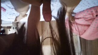 【麻花免费视频】美女夫妻玩出新花样 穿上情趣丝袜找单男玩3P 露脸