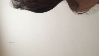 【麻花免费视频】一对高颜值的情侣真实啪啪自拍流出，女生素颜都这么美，做爱时红润的脸蛋儿像极了发春发情期