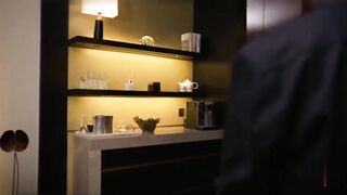 【麻花免费视频】國産AV劇情-高顔值美女顧美玲主演《美少婦勾引管家》