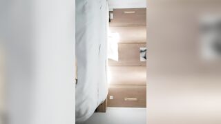 【麻花免费视频】大屌哥丶寻欢花臂纹身大奶美少妇，撩起衣服露奶子，舔屌口交翘起大屁股，后入撞击抬腿侧入猛操