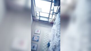 【麻花免费视频】小天把你带回家，抠逼玩弄清纯小美女，69口交大鸡巴舔骚穴，主动上位爆草抽插，让骚逼给口出来