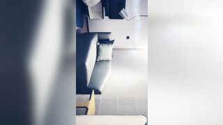 【麻花免费视频】小宝寻花大神高端大圈外围妹子，牛仔短裤骑在身上舌吻调情，深喉舔屌扣穴骑乘抽插，操的妹子好爽呻吟连连