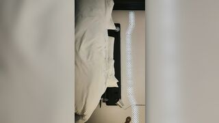 【麻花免费视频】小宝寻花大神高端大圈外围妹子，牛仔短裤骑在身上舌吻调情，深喉舔屌扣穴骑乘抽插，操的妹子好爽呻吟连连