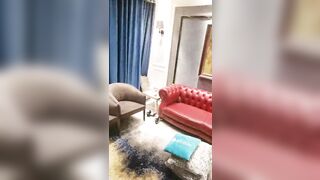 渣女的4P生活，全程露脸丝袜情趣诱惑，淫声荡语伺候三个大哥，奶子逼逼和小嘴被三个大哥轮流爆草玩弄刺激