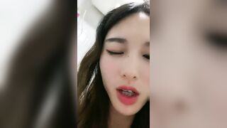 【麻花免费视频】一日女友居家玩弄淫穴一波流水