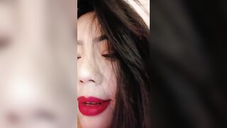 三姨太白嫩大美乳小肥逼好粉嫩