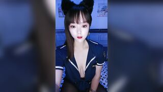 【麻花免费视频】妖娆小妲己第一场和粉丝聊骚白嫩大乳勾引粉丝