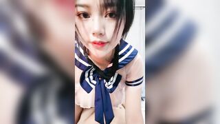 【麻花免费视频】学妹性饥渴上位骑坐玩弄舌吻抽插呻吟