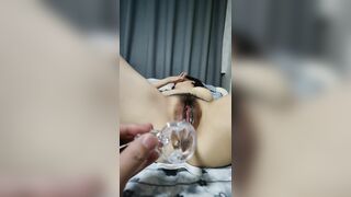 【麻花免费视频】欣欣宝双飞摸逼后入道具插穴看子宫结构01