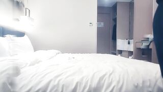 【麻花免费视频】约战美御姐大胸呼之欲出暧昧氛围拉满人气爆棚