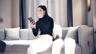 【麻花免费视频】约车模女神貌美肤白大长腿对着镜子后入搔首弄姿