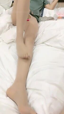 【麻花免费视频】无毛肥逼骚女啪啪晚上场包臀裙肉丝屁股特写02