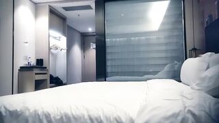 【麻花免费视频】酒店约操偷拍完美身材御姐玩弄侧入高潮01